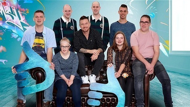 Broer regelt verrassingsoptreden Davina Michelle