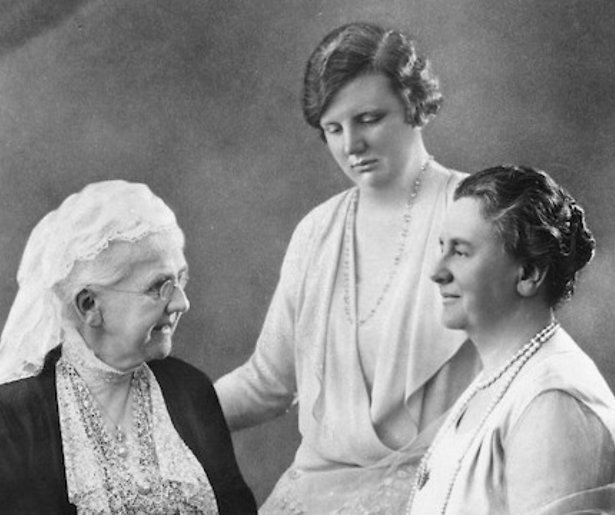 Drie Vorstinnen Van Oranje: een andere kijk op Oranje