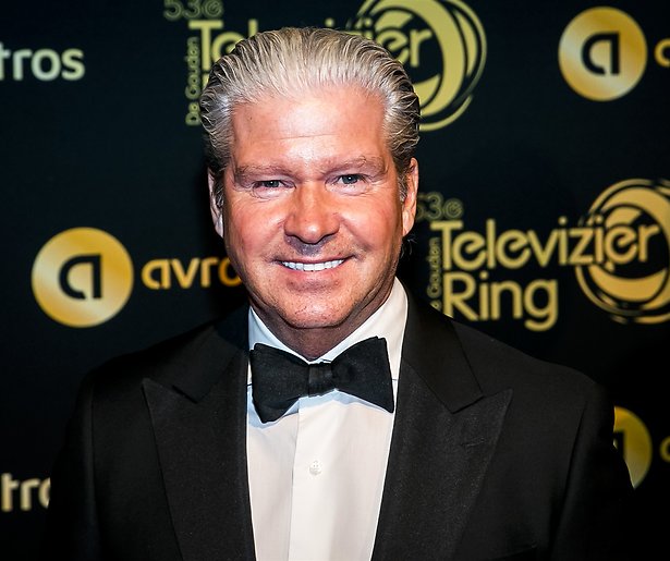 NPO Radio 1 houdt Dries Roelvink aan als columnist