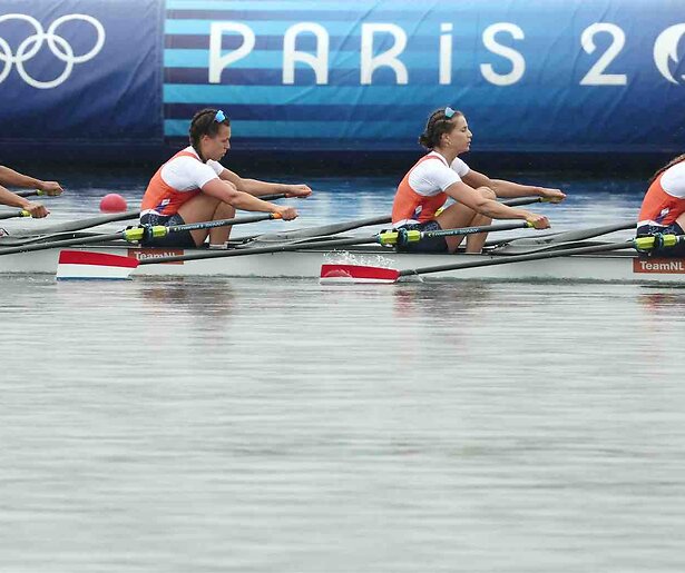 Roeivrouwen missen op een haar Olympisch goud