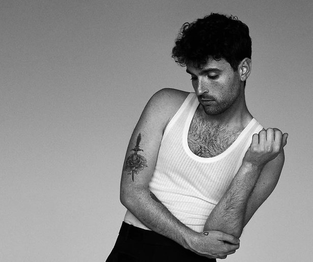 Duncan Laurence opent het Eurovisie Songfestival op 18 mei