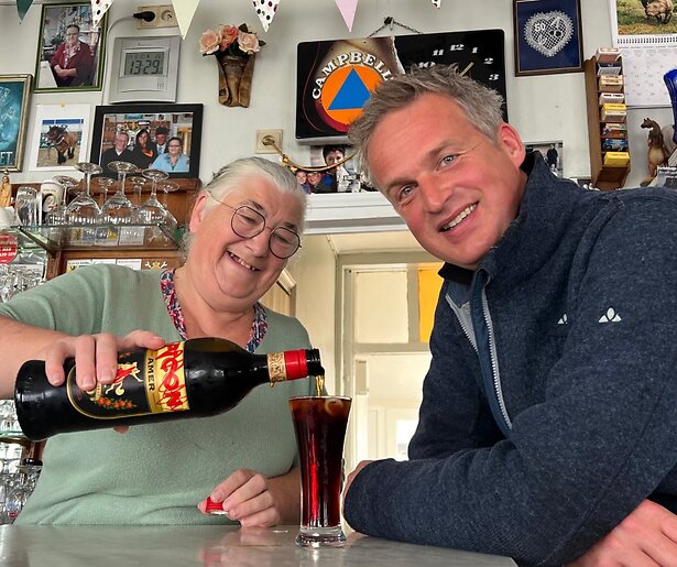 De TV van gisteren: Slotaflevering van Dwars door de Lage Landen scoort