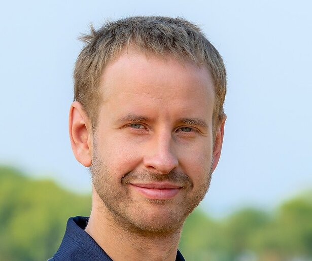 Deze hints wijzen naar Daan Boom als Mol in Wie Is de Mol? 2026