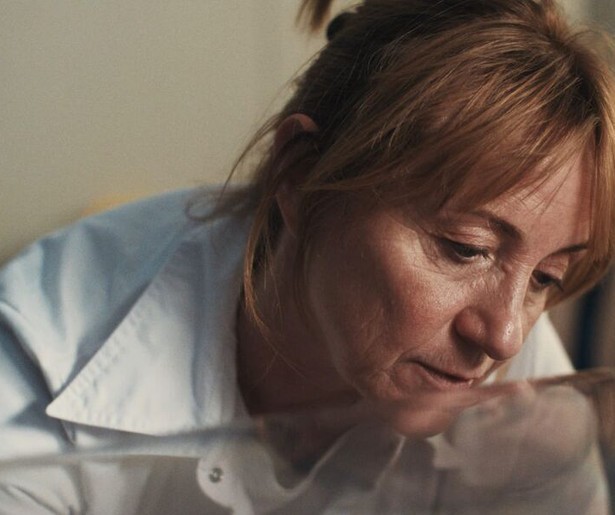 Bianca Krijgsman raakt compleet van slag door een te vroeg geboren baby in Dag & Nacht