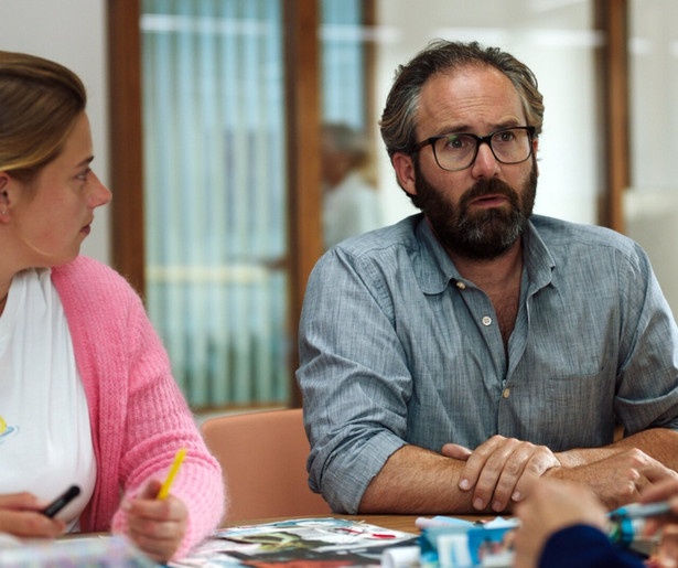 Georgina Verbaan klampt zich vast aan Guy Clemens in Dag & Nacht