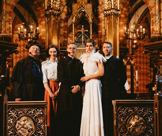 De TV van gisteren: Kijkers genieten van live versie Dagboek van een Herdershond