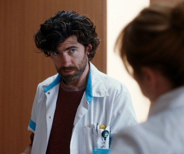 Kim van Kooten en Benja Bruijning belanden in een felle discussie in Dag & Nacht