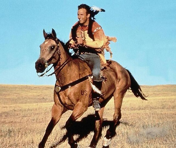 Kevin Costner danst met wolven