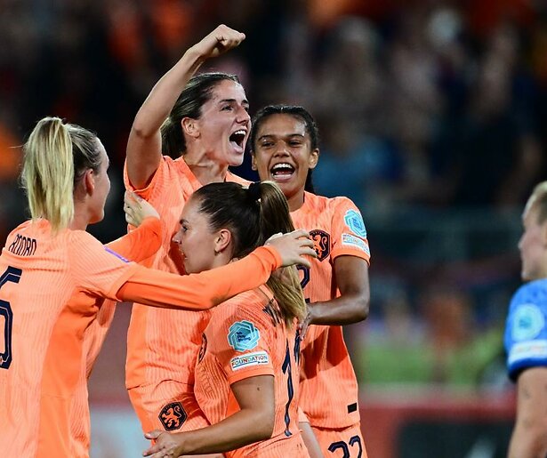 De OranjeLeeuwinnen strijden voor een finaleticket van de Nations League
