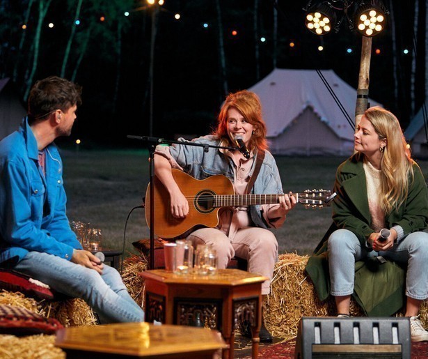Knuffelen met bomen in De 3 Sterren Camping