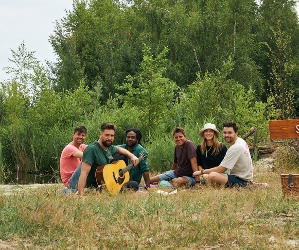 Domien Verschuuren komt langs in De 3 Sterren Camping