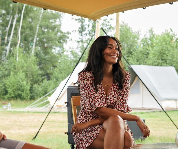 Romy Monteiro komt langs in De 3 Sterren Camping