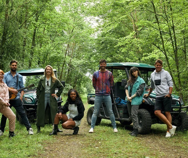 Knuffelen met bomen in herhaling De 3 Sterren Camping