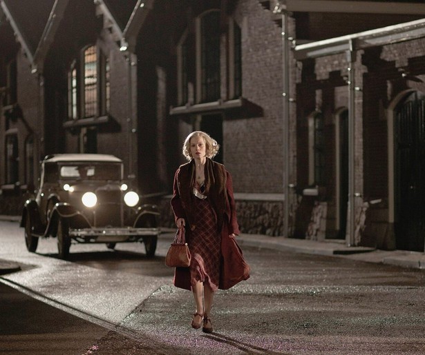 Sylvia Hoeks steelt de show in De Bende van Oss op Viaplay TV