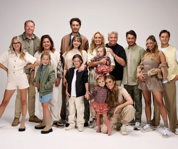 Het campingleven valt de familie nog niet mee in De Frogers: Happy Campers