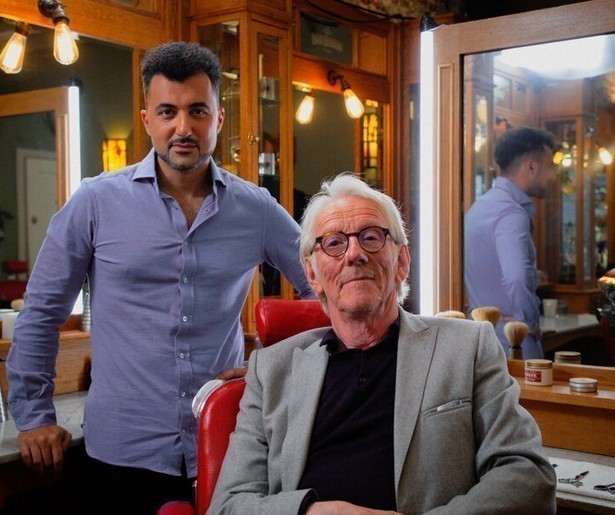 Freek de Jonge in de stoel van Eus