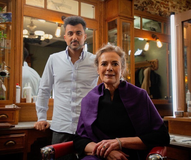 Özcan Akyol ontvangt collega-auteur Louise Fresco