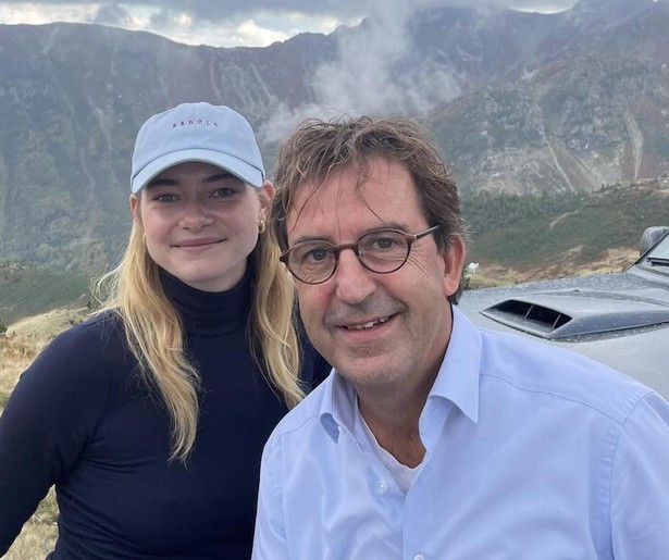 Diederik Gommers en Emma Wortelboer ontdekken Kosovo in De Gevaarlijkste Wegen