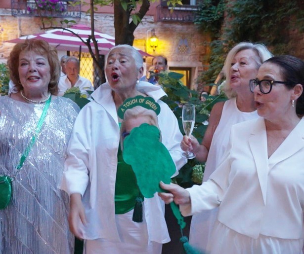 Een lach en een traan in de (voorlopig) laatste aflevering van De Grannies van Amsterdam