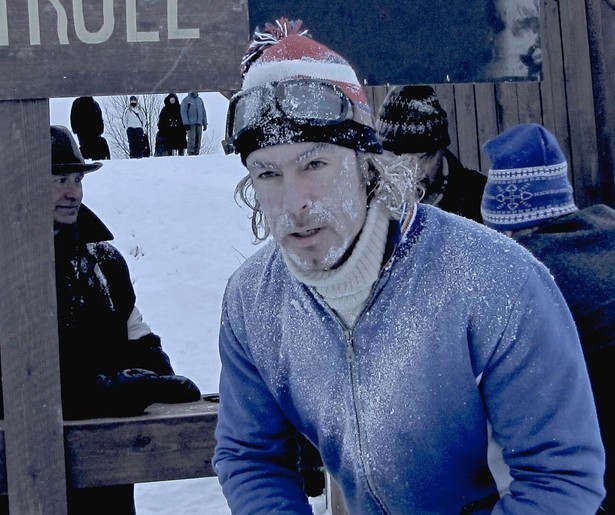 Chris Zegers doet mee aan de Elfstedentocht in De Hel van '63