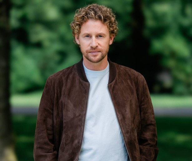 Ewout Genemans volgt het multidisciplinair behandelteam in De Jeugdkliniek