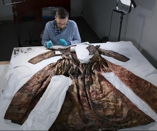 Nieuwe documentaireserie De Jurk en het Scheepswrak van start