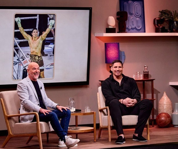 Rico Verhoeven komt gezellig langs bij Rob Kamphues in De Klassenavond