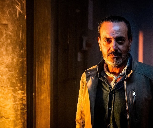 Kefah Allush blikt met ooggetuigen terug op de vuurwerkramp in De Middag van 2000