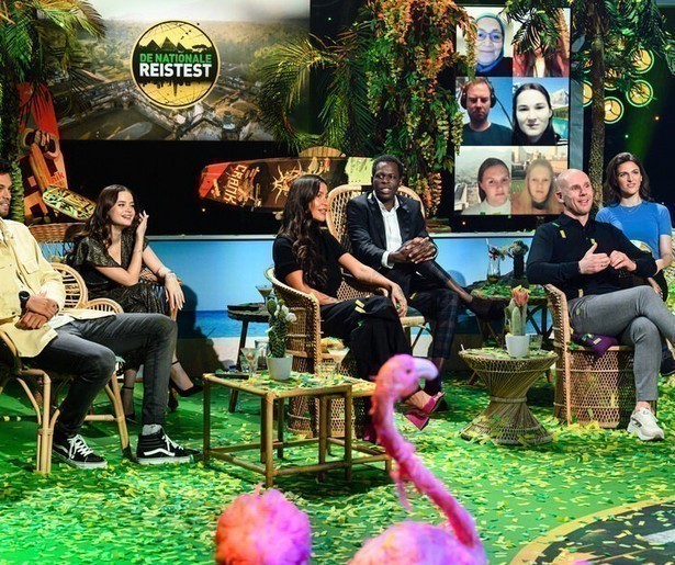 Anna Gimbrère en Kiran Badloe testen hun reiskennis in De Nationale Reistest 2022