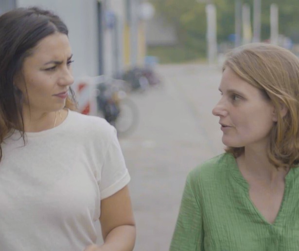 Nadia Moussaid gaat in gesprek met mensen met een essentieel beroep in De Onmisbaren 