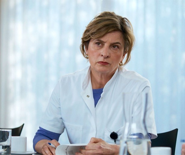 Jacqueline Blom heeft het helemaal gehad met Stephanie van Eer in de Poli