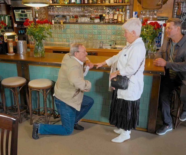 Dennis van der Geest moet bemiddelen in De Prins met het Witte Haar