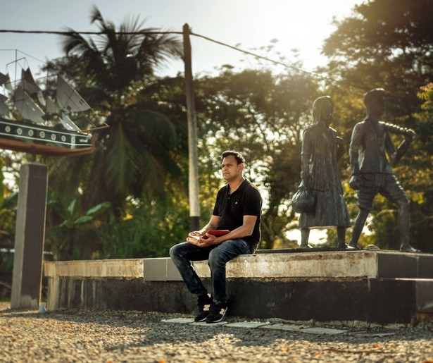 Narsingh Balwantsing vertrekt naar India