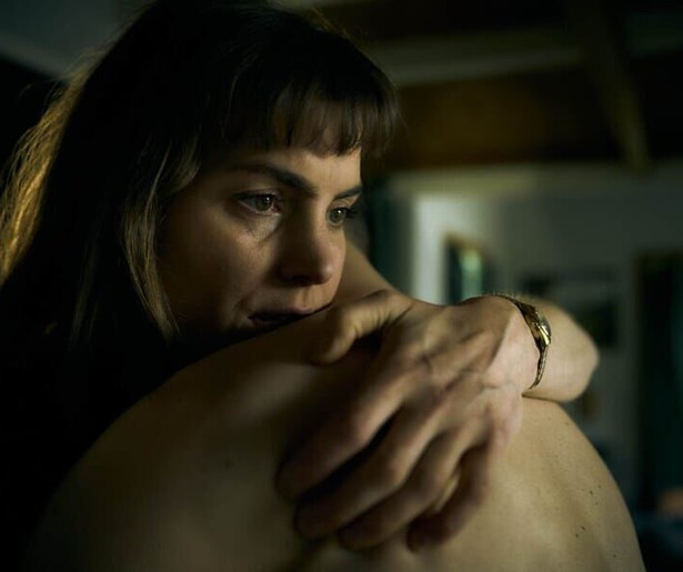 Anna raakt in De Ring steeds verder verstrikt in haar web van leugens