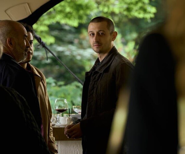 Minne Koole staat in De Ring in tweestrijd: geeft hij zijn geliefde aan of niet?