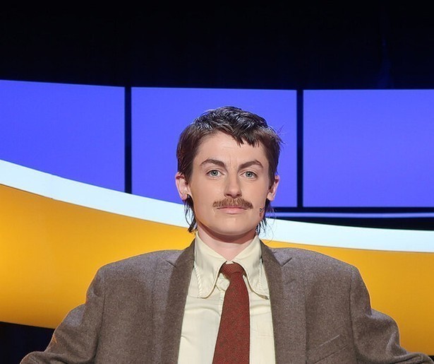 Merel Pauw probeert in haar vaders voetsporen te treden in De Slimste Mens