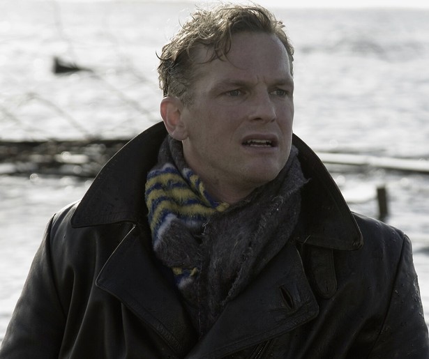 Sylvia Hoeks en Barry Atsma proberen te overleven in De Storm