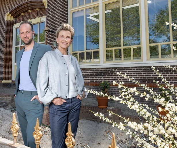 Anita Witzier reist af naar Noord-Groningen voor De Verbouwing van de Eeuw