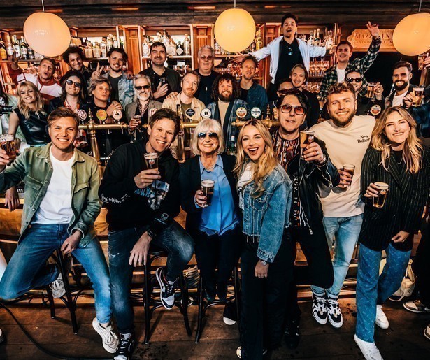 Het dak gaat eraf bij De Vrienden van Amstel LIVE!