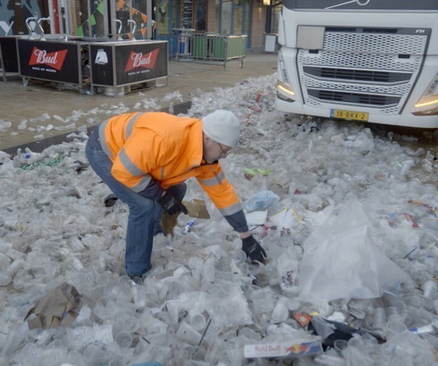 Duiken in de wereld van smerigheid in De Vuilste Jobs van Nederland