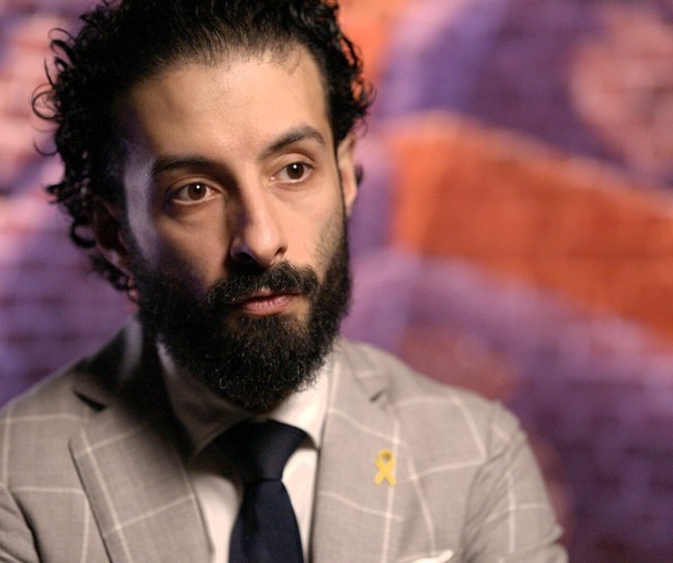 Coen Verbraak in gesprek met rechters, officieren van justitie, advocaten in De Wankelende Rechtsstaat