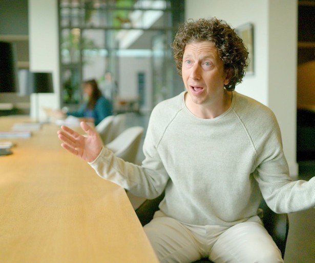 Merijn Scholten blikt in De Week van Merijn op absurdistische wijze terug