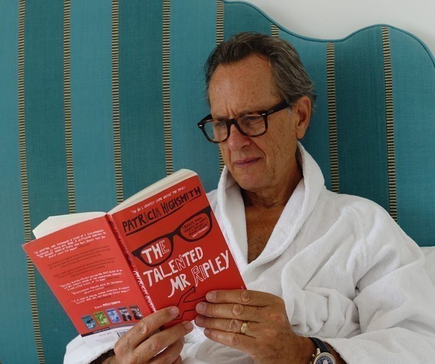 Boekenliefhebbers opgelet: MAX brengt De Wereld Rond met Boeken op televisie