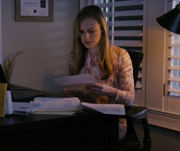 Lizzie Boys begeeft zich voor haar moeder op het slechte pad in Deadly Secrets