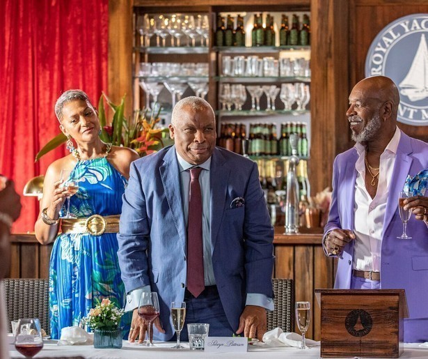 Don Warrington moet vrezen voor zijn leven in 100ste aflevering Death in Paradise