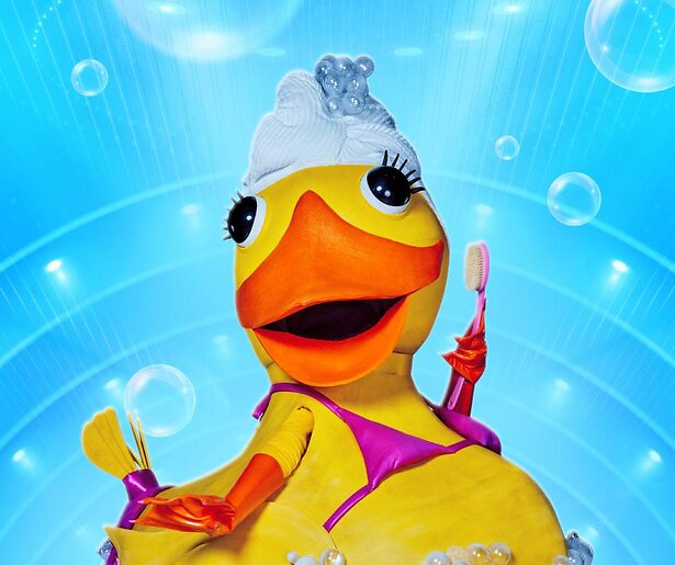 Wie vermomt zich als De Badeend in The Masked Singer 2023?