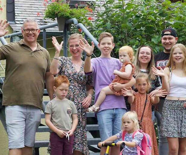 NPO1 herhaalt deze zomer het eerste seizoen van Een Huis Vol Emigreert