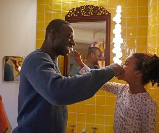 Omar Sy schittert als alleenstaande vader in de tragikomedie Demain Tout Commence