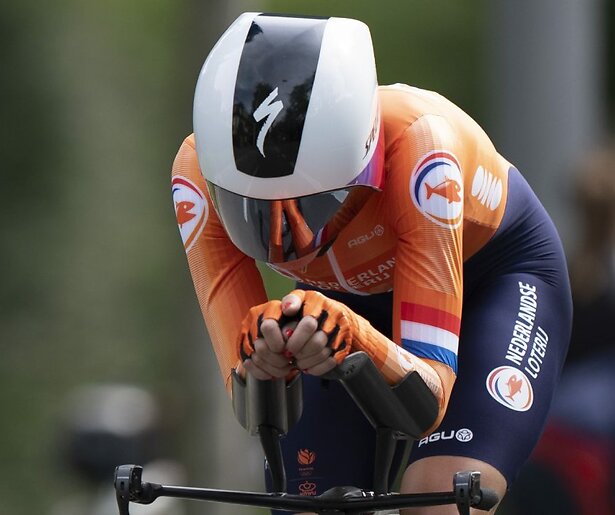 Houdt Demi Vollering stand tijdens de zware slotklim van de Vuelta Feminina?