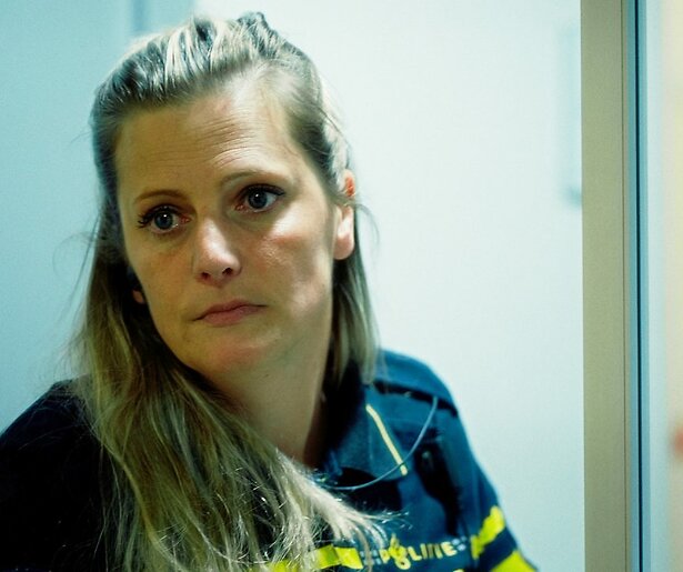 Kijk mee met het werk van agentes May en Denise in documentaireserie Blauw
